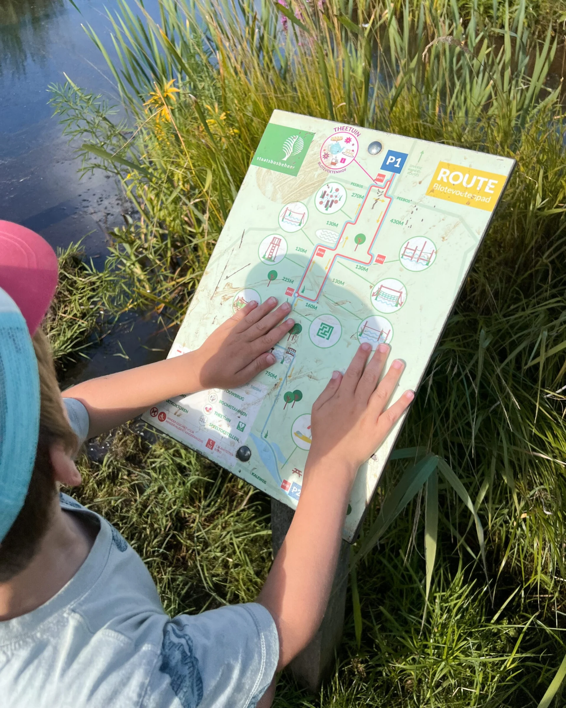 Plattegrond van het blotevoetenpad in Opende, Groningen