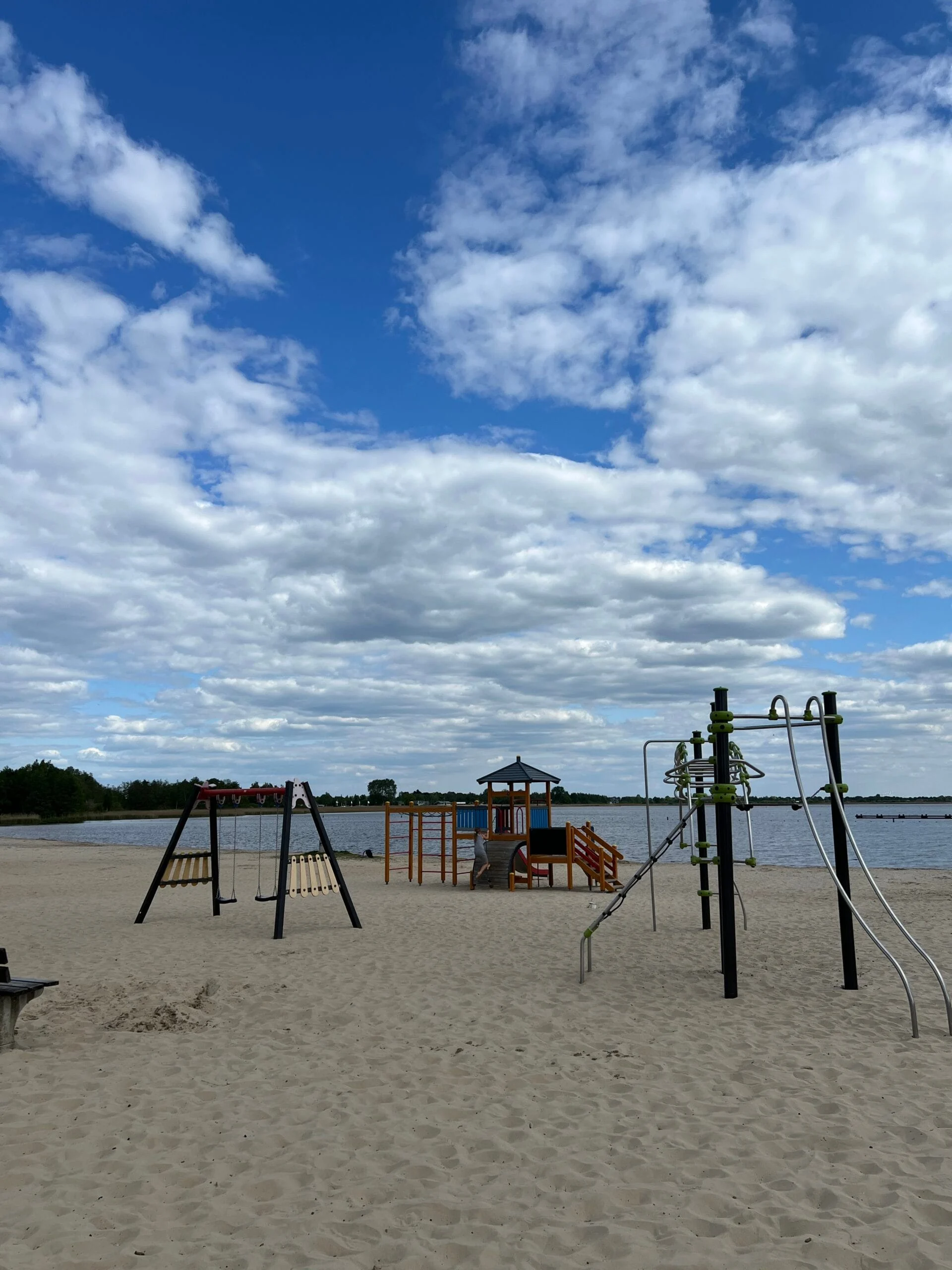 Speeltuin op het strandje bij het Zuidlaardermeer