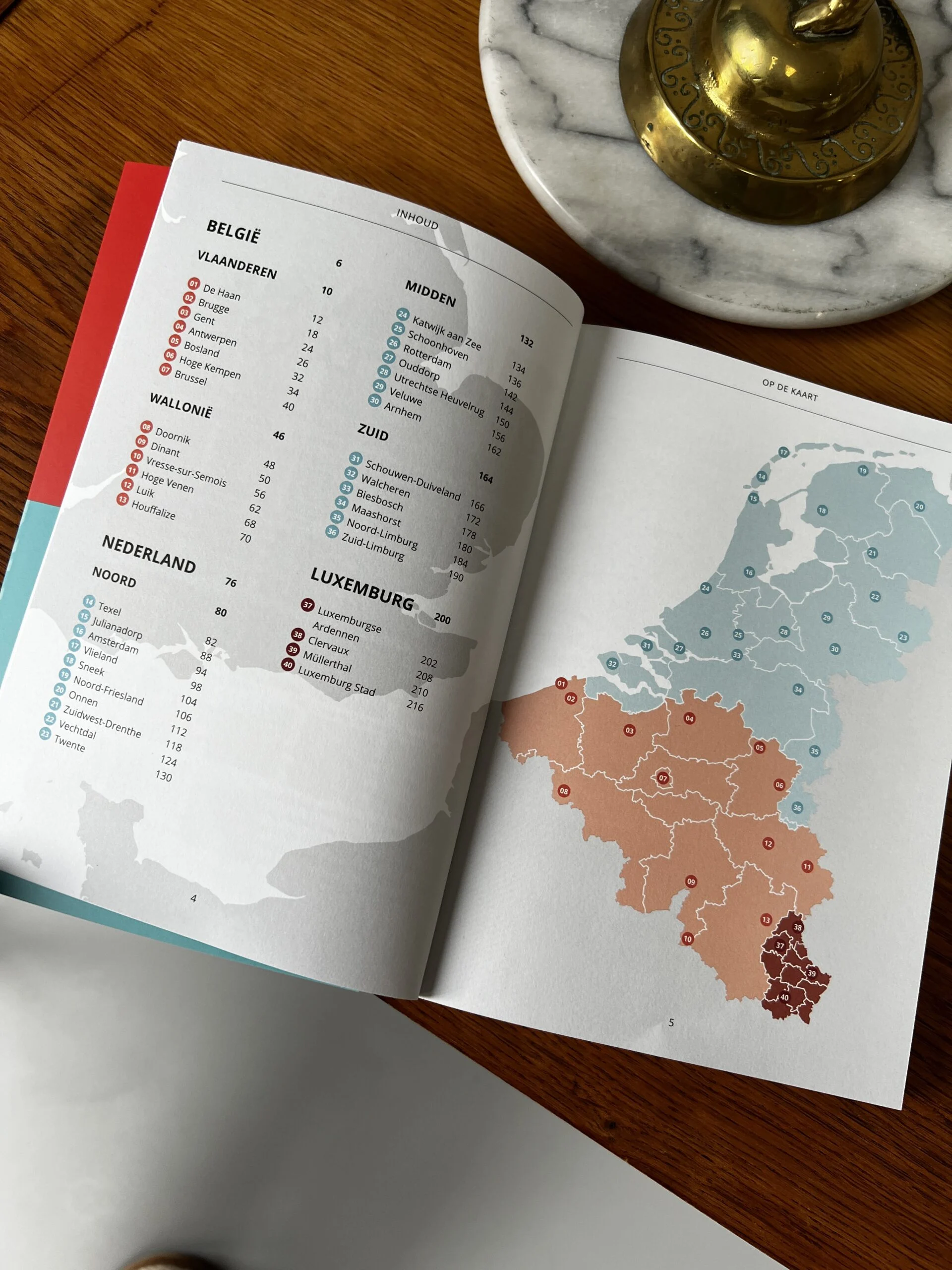 Boek Op avontuur in de Benelux met overzichtskaart van kindvriendelijke regio’s in Nederland, België en Luxemburg.