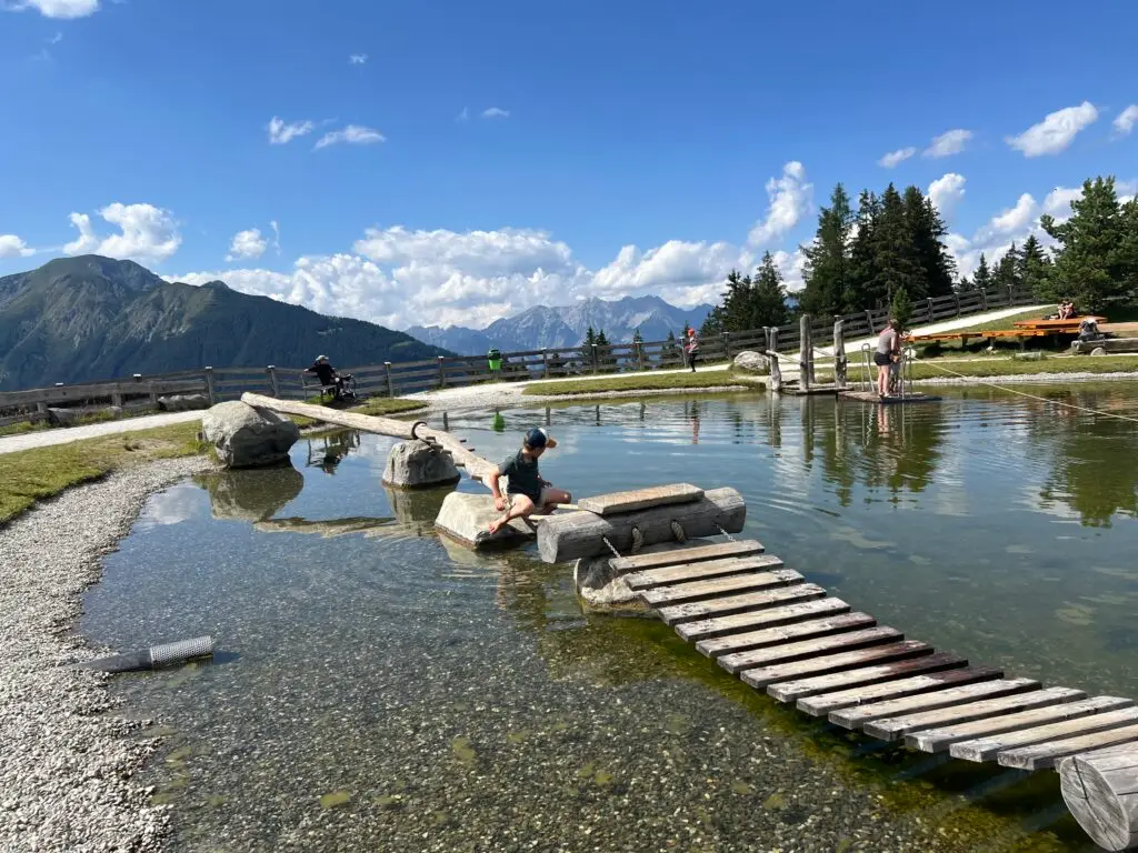 Kind speeltoestel water Serlesbahnen Mieders