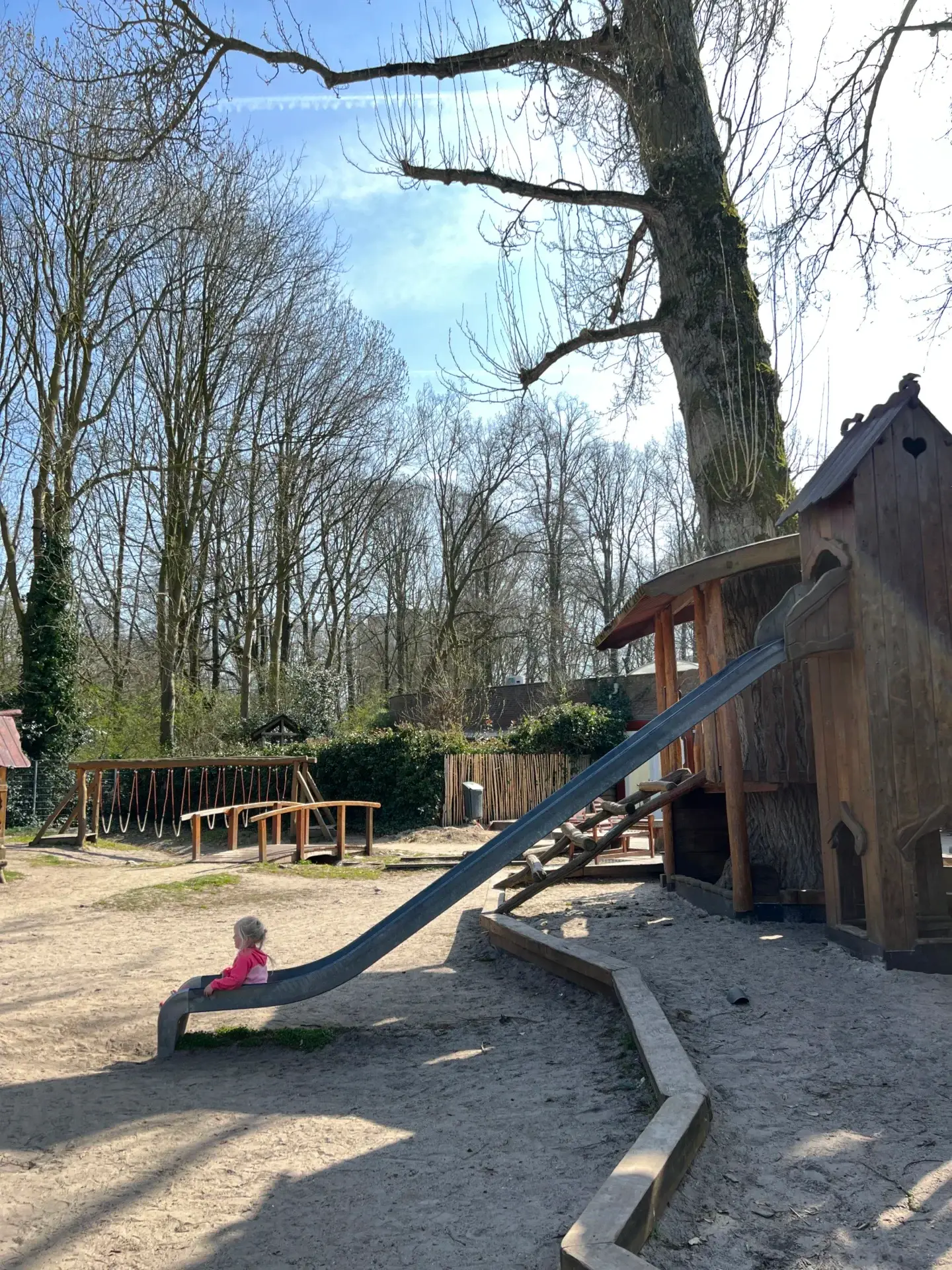 Speeltuin in Helpman in Groningen, een leuke en kindvriendelijke speelplek